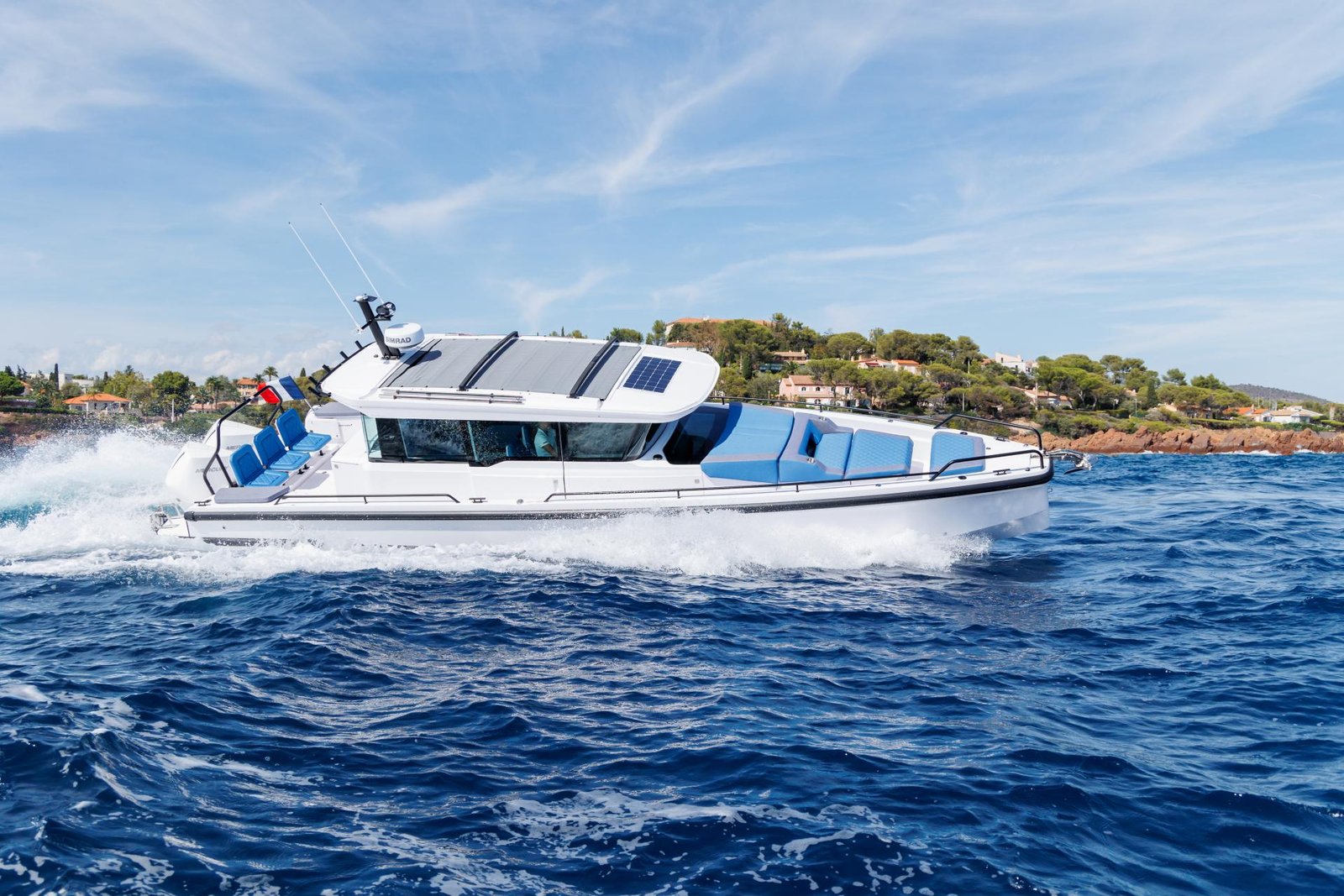 Axopar 37 XC Cross Cabin_MY2024_E29A8742